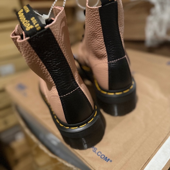 New Dr. Martens Sinclair Zip Front Boots in Peach Leather - Picture 4 of 10